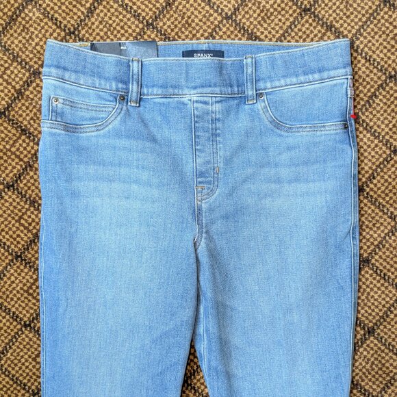 NWT Spanx Pull-On Flare Jeans Womens Size Large Light Stonewash Blue Stretch - Picture 2 of 8